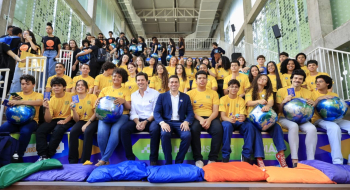 Daniel Vilela lança programa que vai levar mais de 2 mil estudantes e pesquisadores para exterior